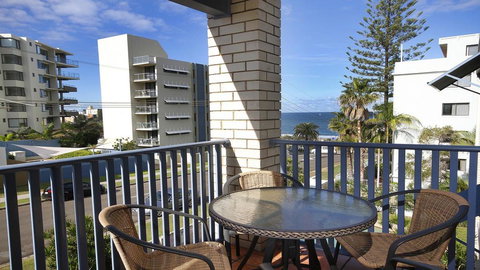 Levuka Unit 11, 14 Moreton Pde, Kings Beach - New Castle Holiday 0