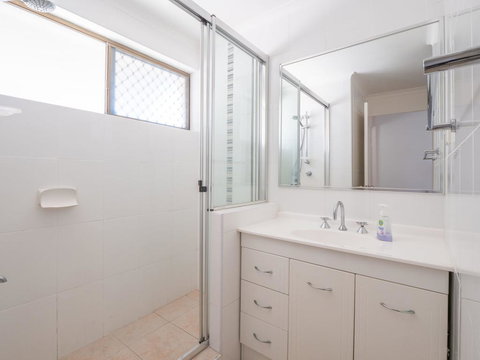 Levuka Unit 12, 14 Moreton Pde - New Castle Holiday 2