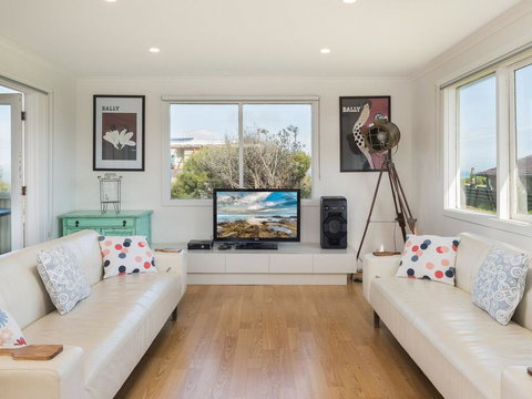 Licence To Chill - New Castle Holiday 0