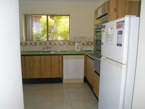 Light, Airy 1st Floor Unit - Marbrin Close, Bellara - New Castle Holiday 1