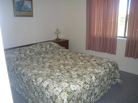 Light, Airy 1st Floor Unit - Marbrin Close, Bellara - New Castle Holiday 2