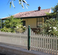 Lilac Cottage - New Castle Holiday