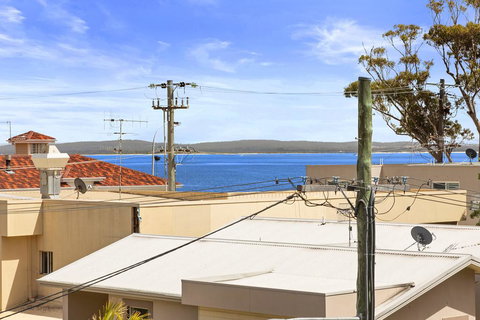 Lillian Street, Unit 1/2 - New Castle Holiday 2