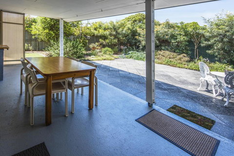 Lillypilly - New Castle Holiday 0