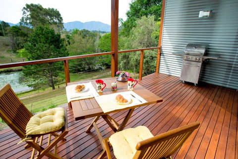 Lilypad Luxury Cabins - New Castle Holiday 1
