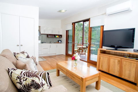 Lilypad Luxury Cabins - New Castle Holiday 0