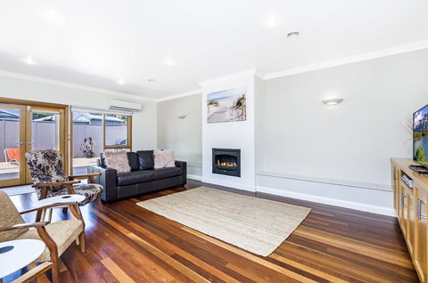 Linsdale - New Castle Holiday 3