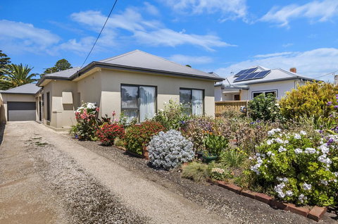 Linsdale - New Castle Holiday 0