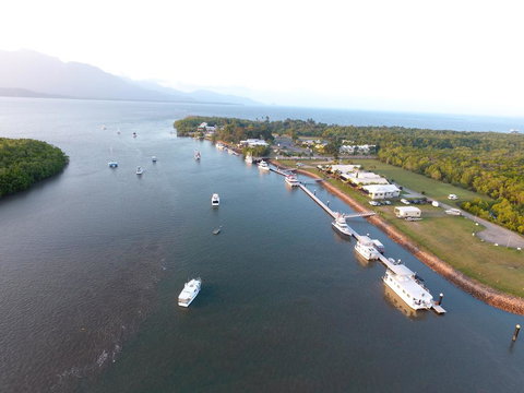 Lucinda Fishing Lodge - New Castle Holiday 0