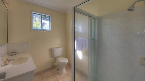 Lucinda Fishing Lodge - New Castle Holiday 3