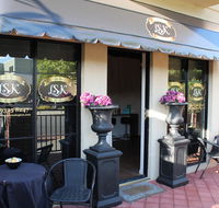 Luxe on Kensington - New Castle Holiday