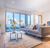 Luxurious Townhouse With Natural Light In Rosebery - New Castle Holiday