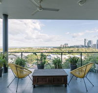 Luxury  Location - Sea Views with Modern Class  - New Castle Holiday