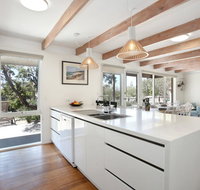 Luxury Beach House only 250m to No 16 Back Beach - New Castle Holiday