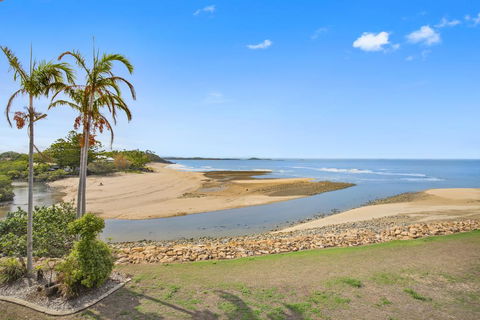 Luxury Beach Unit - New Castle Holiday 1