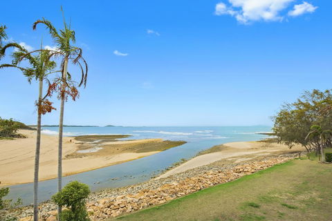 Luxury Beach Unit - New Castle Holiday 2