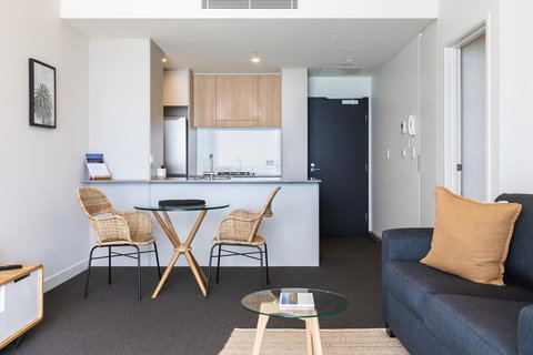 Luxury Beachfront Apartment In Newcastle - New Castle Holiday 2