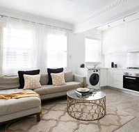 Luxury Escape in Bellevue Hill Apartment - New Castle Holiday