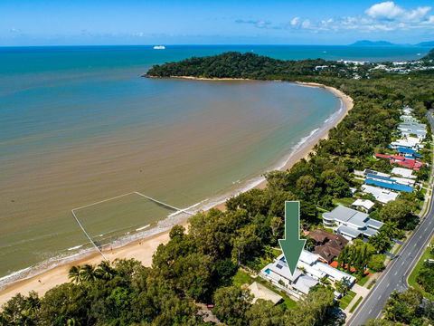 Luxury Living On The Beachfront - New Castle Holiday 1