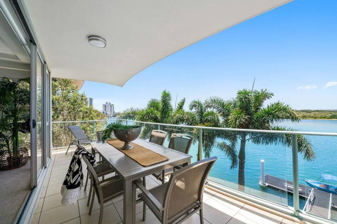 Luxury Waterfront Maroochydore Free Wine Netflix Parking - New Castle Holiday 0
