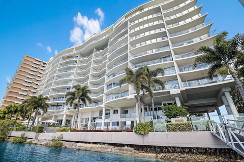 Luxury Waterfront Maroochydore Free Wine Netflix Parking - New Castle Holiday 2