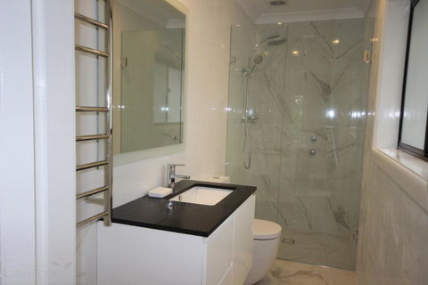 Lynwood - New Castle Holiday 1