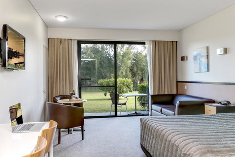 Macquarie 4 Star - New Castle Holiday 2