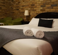 Magdala Motor Lodge  Lakeside Restaurant - New Castle Holiday