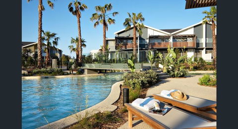 Magenta Shores 3 Bedroom Villa - New Castle Holiday 1