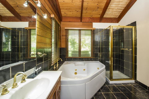 Magnetic Effect - New Castle Holiday 1