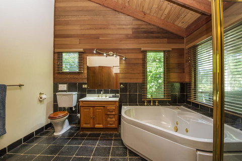 Magnetic Effect - New Castle Holiday 2