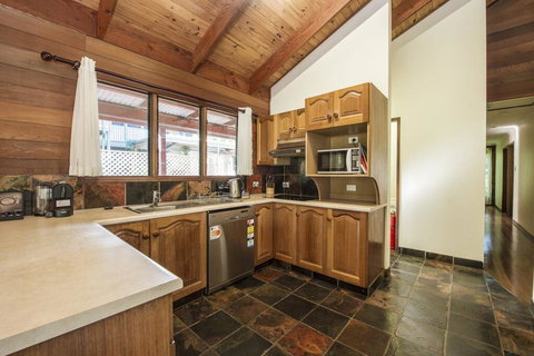 Magnetic Effect - New Castle Holiday 3