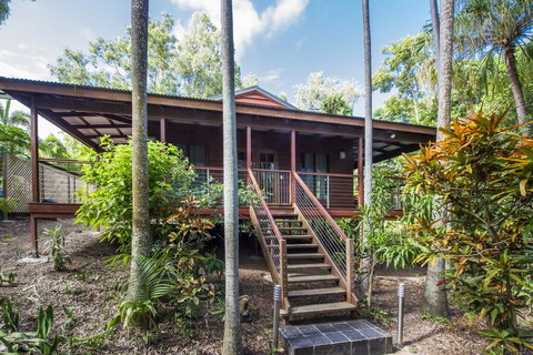 Magnetic Effect - New Castle Holiday 0