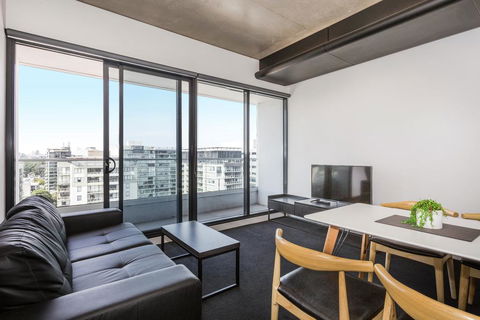 Magnificent Apartment With Spa In Melb - New Castle Holiday 0