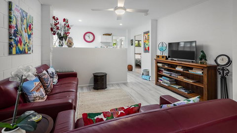 Mahalo - New Castle Holiday 2