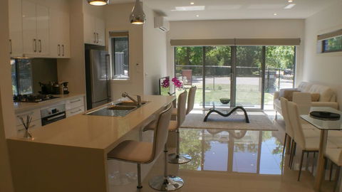 Maison Executive - New Castle Holiday 1