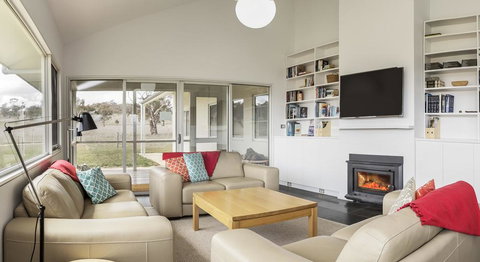 Manna Tree Farm -modern Home With Majestic Views In Stunning Countryside - New Castle Holiday 3