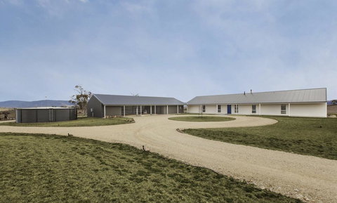 Manna Tree Farm -modern Home With Majestic Views In Stunning Countryside - New Castle Holiday 0