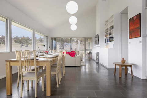 Manna Tree Farm -modern Home With Majestic Views In Stunning Countryside - New Castle Holiday 2