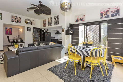 Marilyns Place: Private + Spacious + Central - New Castle Holiday 3