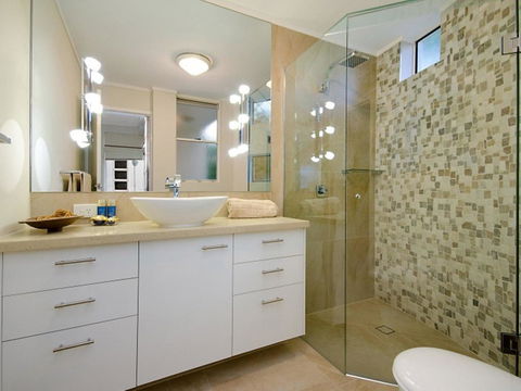 Mariner Cove 1 - 2 BDRM Apt On Parkyn Pde - New Castle Holiday 1