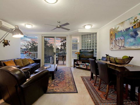 Mariner Cove 1 - 2 BDRM Apt On Parkyn Pde - New Castle Holiday 2