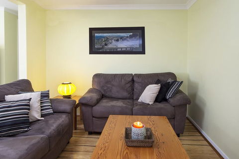 Max's Place 2 - New Castle Holiday 2
