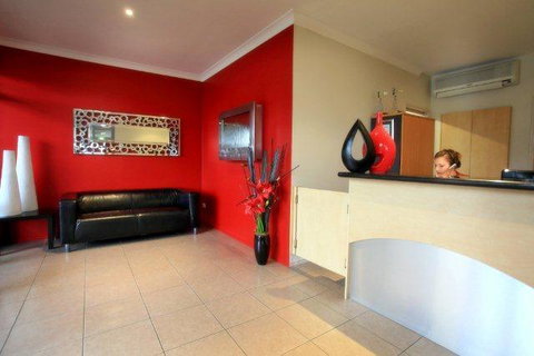 Mayfair Motel - New Castle Holiday 2