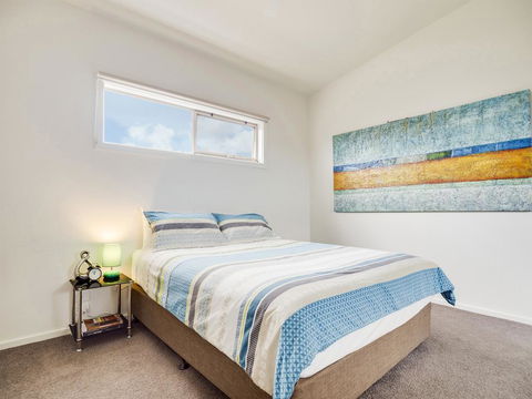 McKillop Geelong By Gold Star Stays - New Castle Holiday 3