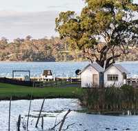 McMillans of Metung Coastal Resort - New Castle Holiday