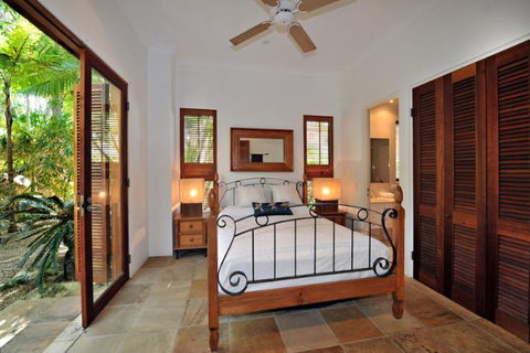 Mediterranean - New Castle Holiday 3