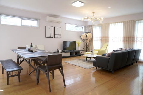 Melbourne Luxury Villa At Doncaster - New Castle Holiday 0