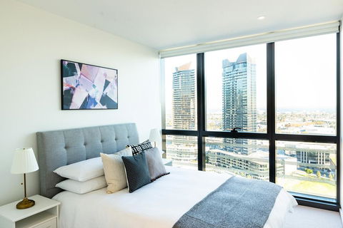 Melbourne Private Apartments - Collins Street Waterfront, Docklands - New Castle Holiday 3