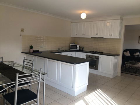 Melton Apartments - New Castle Holiday 2